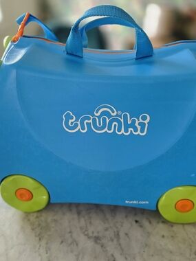 Kids Ride-On Suitcase in Bright Blue